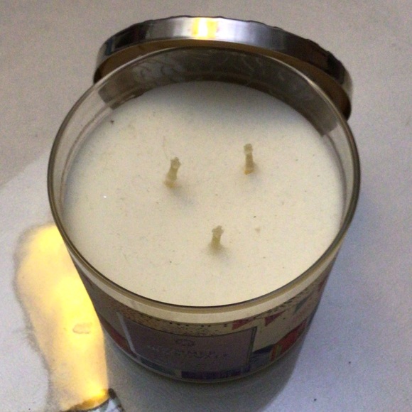 Bath & Body Works Summer Boardwalk Bath Soak - Cream and Purple - Picture 3 of 3